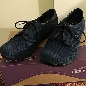 Dansko shoes size 36